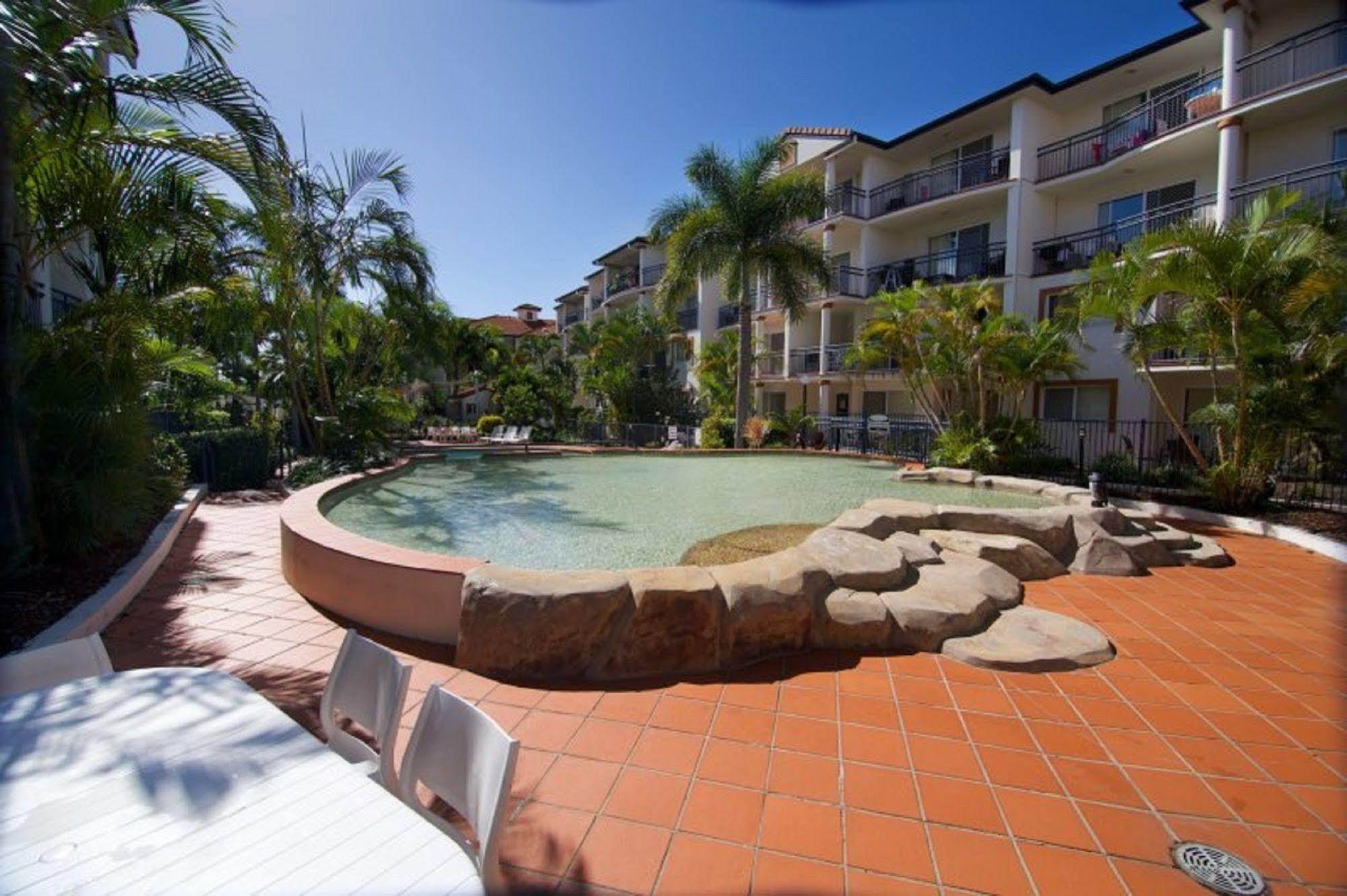 Blue Water Bay Villas Gold Coast Exterior foto